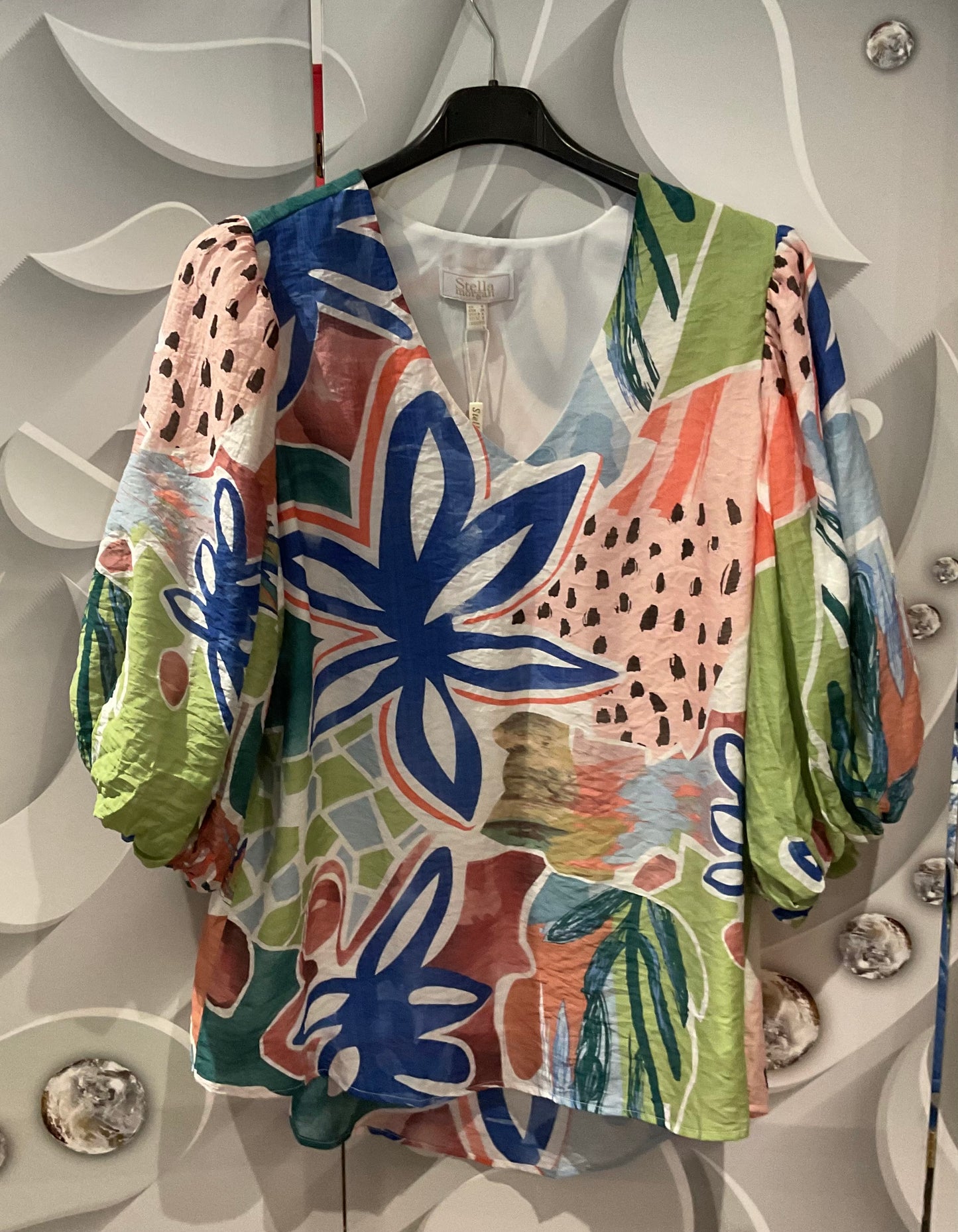 Blouse with bubble sleeves